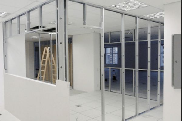 ghép các tấm thạch cao lên khung